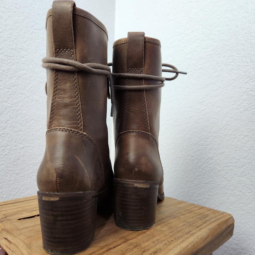 Boots - Picture 5 of 10